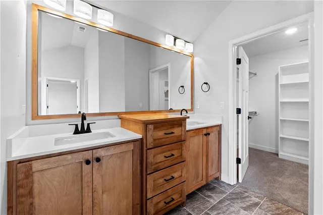 $644,800 | 7601 Northeast 103rd Terrace, Kansas City, MO 64157