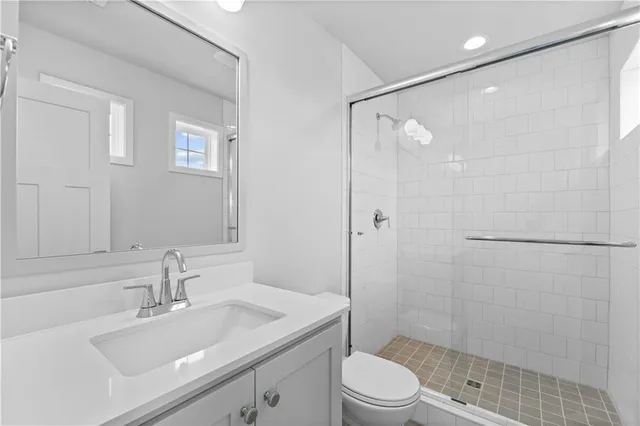 $644,800 | 7601 Northeast 103rd Terrace, Kansas City, MO 64157