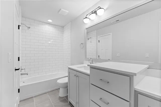 $644,800 | 7601 Northeast 103rd Terrace, Kansas City, MO 64157