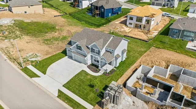 $644,800 | 7601 Northeast 103rd Terrace, Kansas City, MO 64157