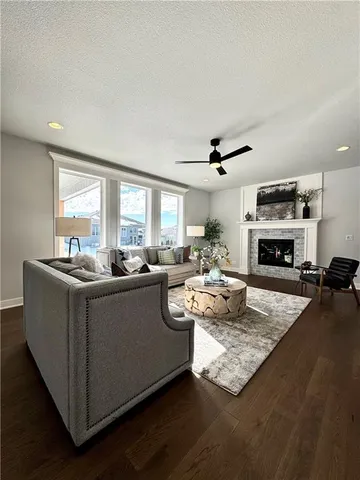 $644,800 | 7601 Northeast 103rd Terrace, Kansas City, MO 64157