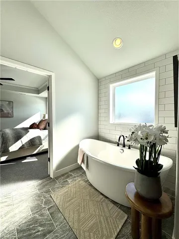 $644,800 | 7601 Northeast 103rd Terrace, Kansas City, MO 64157