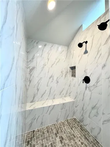 $644,800 | 7601 Northeast 103rd Terrace, Kansas City, MO 64157