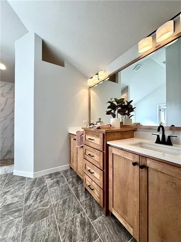 $644,800 | 7601 Northeast 103rd Terrace, Kansas City, MO 64157