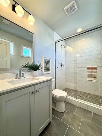 $644,800 | 7601 Northeast 103rd Terrace, Kansas City, MO 64157