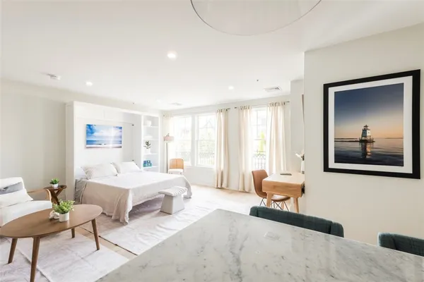 $750,000 | 10 Brown & Howard, Unit 102, Newport, RI 02840