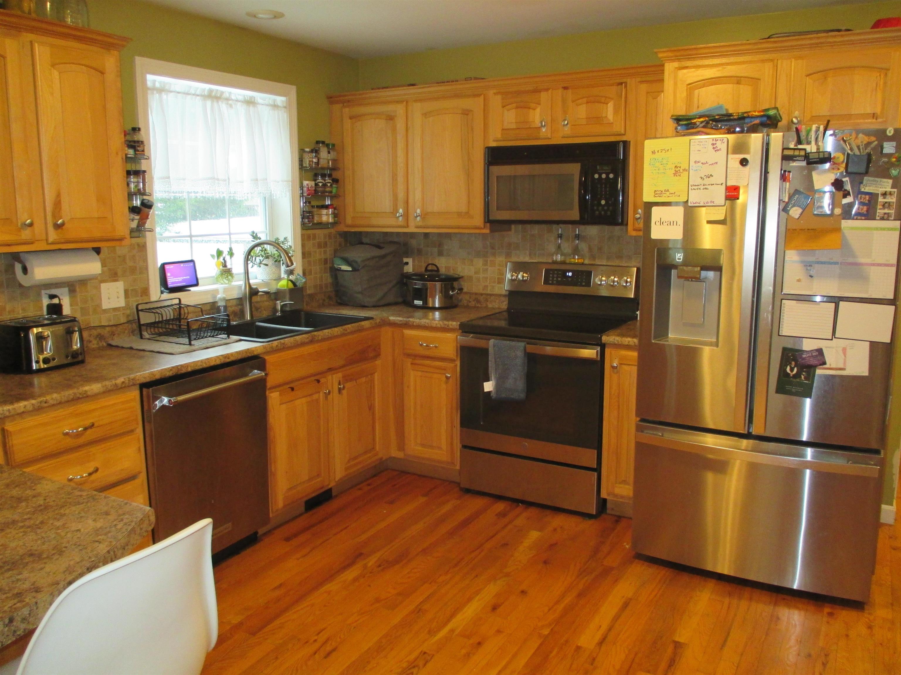 64 Jay Way Rochester, NH 03868 - Photo 2 of 21