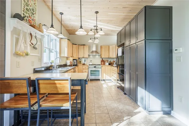 $399,900 | 33 Webster Heights, Victor, NY 14564