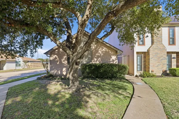 $174,999 | 1 Wellington Park, Baytown, TX 77520