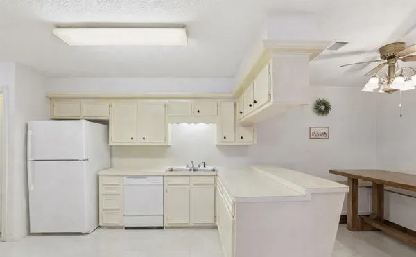 $174,999 | 1 Wellington Park, Baytown, TX 77520