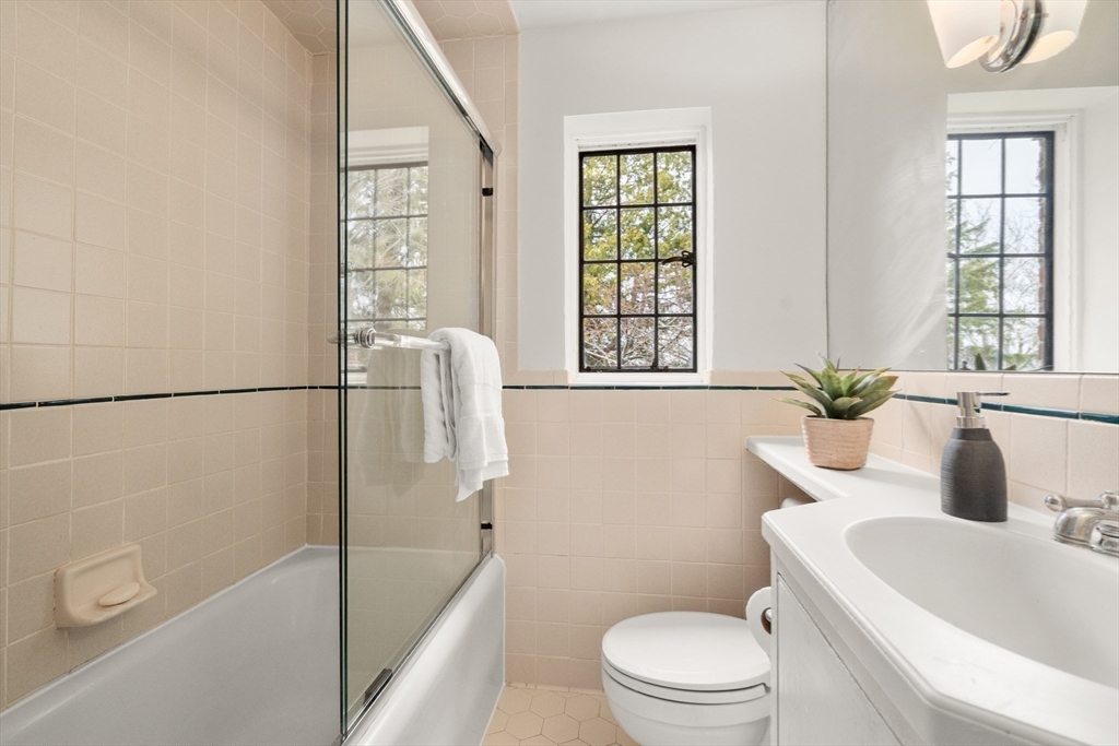 8 Penniman Road Brookline, MA 02445 - Photo 17 of 30