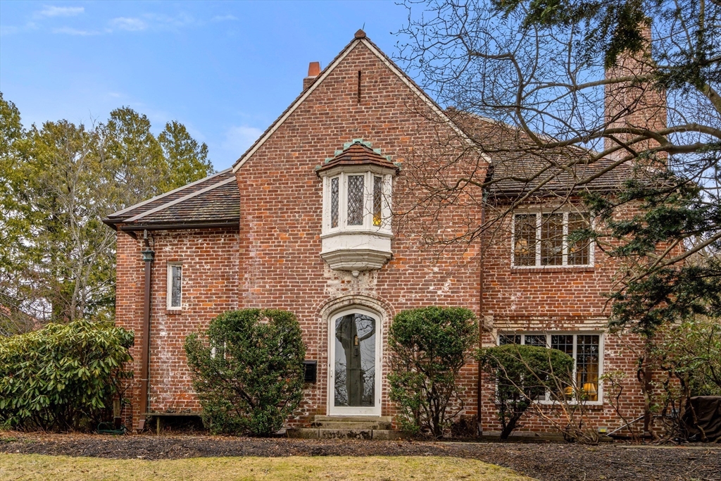 8 Penniman Road Brookline, MA 02445 - Photo 2 of 30