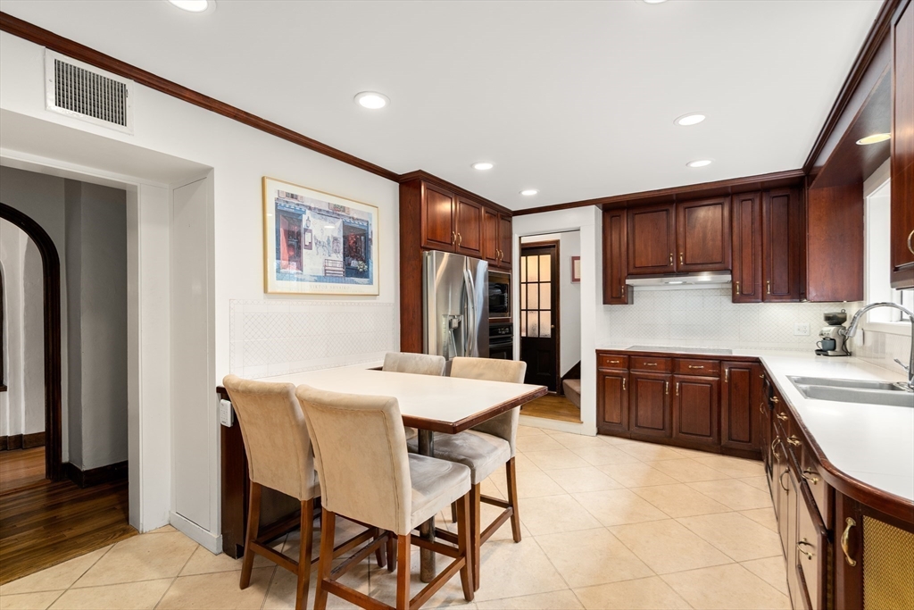 8 Penniman Road Brookline, MA 02445 - Photo 9 of 30