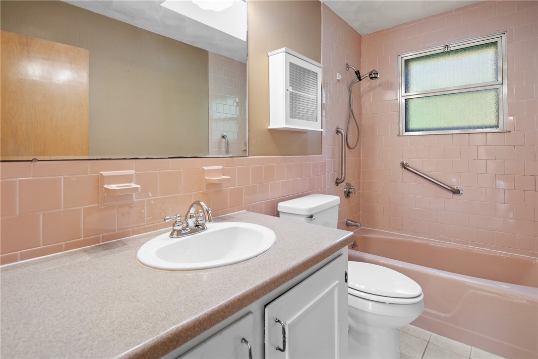 8 Welcome Road Smithfield, RI 02917 - Photo 11 of 25