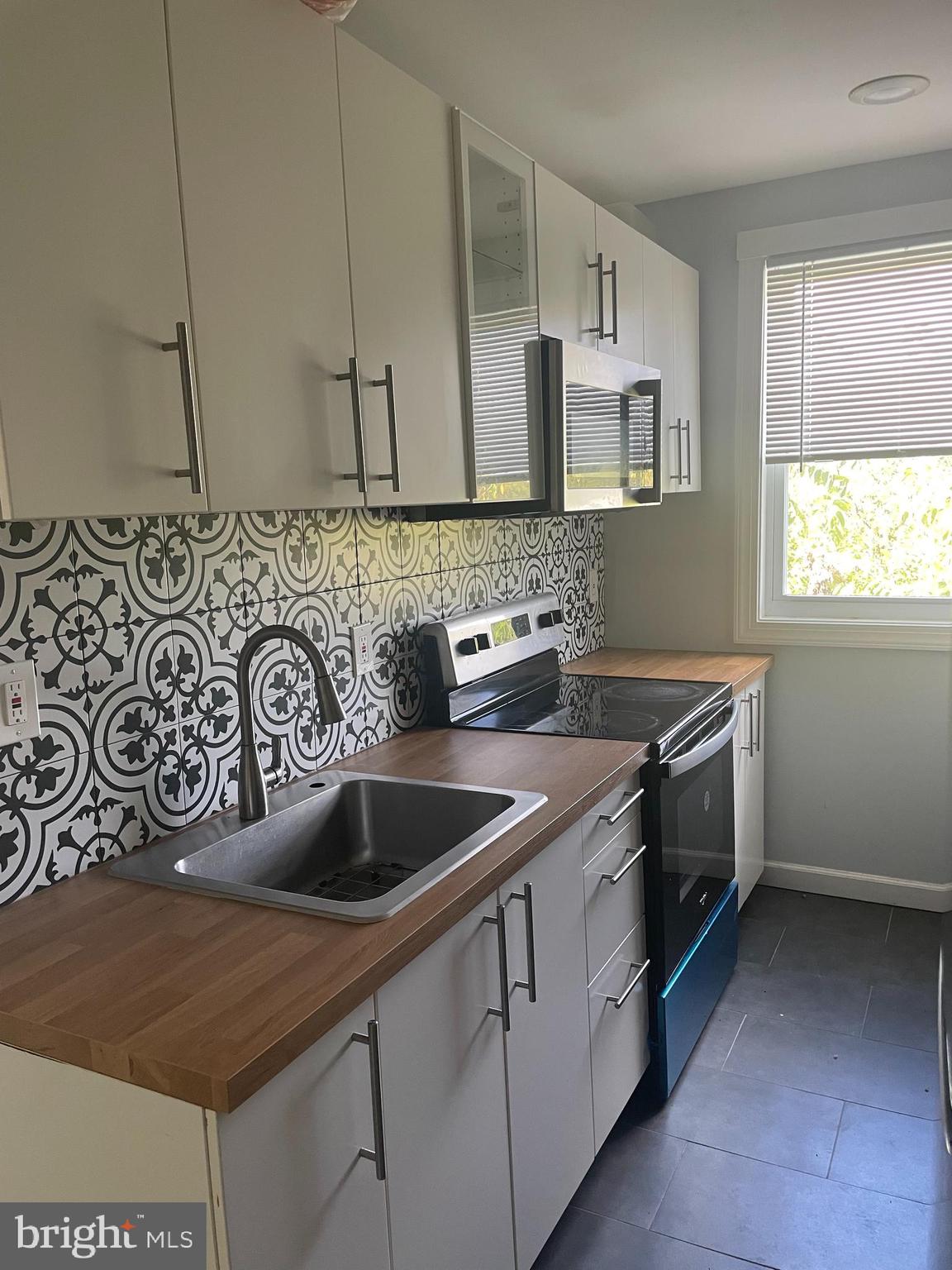 512 Ridge Road Southeast, Unit 305 Washington, DC 20019 - Photo 1 of 9 Gallery Image 1