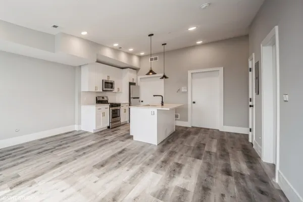 $1,700 | 639 West 18th Street, Unit 2R, Chicago, IL 60616