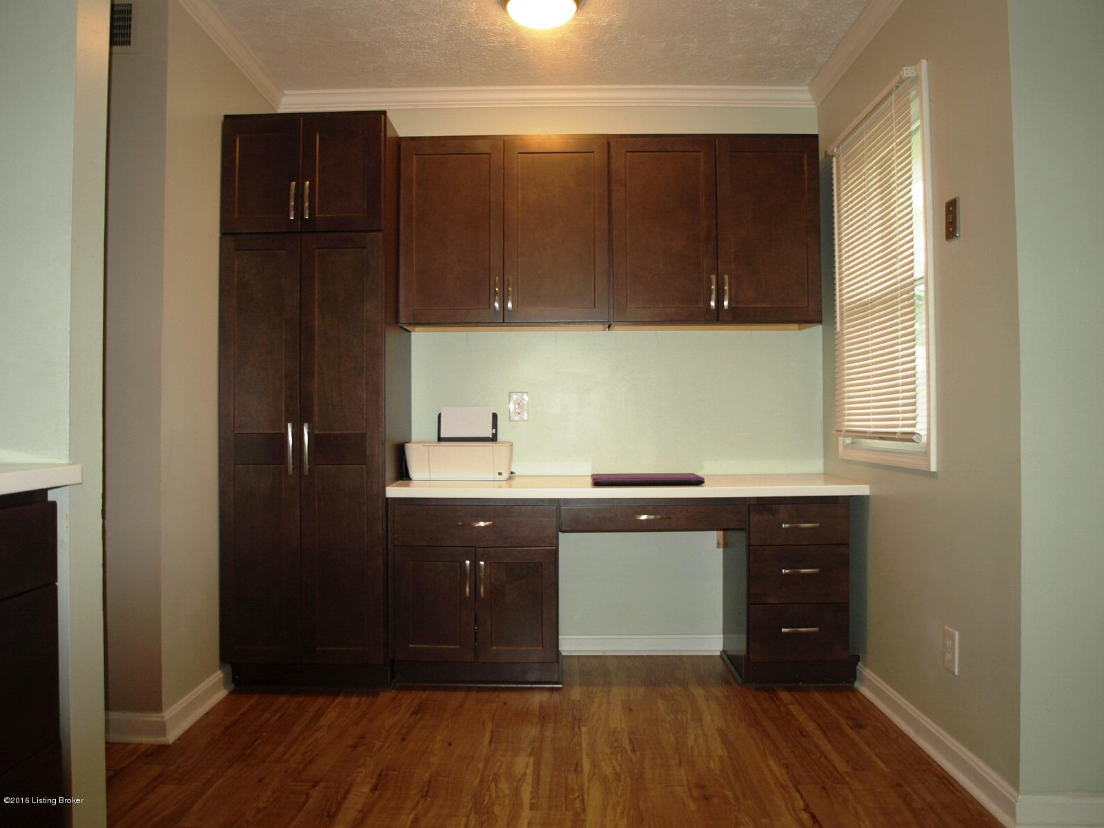 6815 Barbrook Road Louisville, KY 40258 - Photo 18 of 35 P7060407