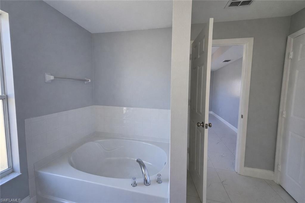 3012 40th Street Southwest Lehigh Acres, FL 33976 - Photo 11 of 25