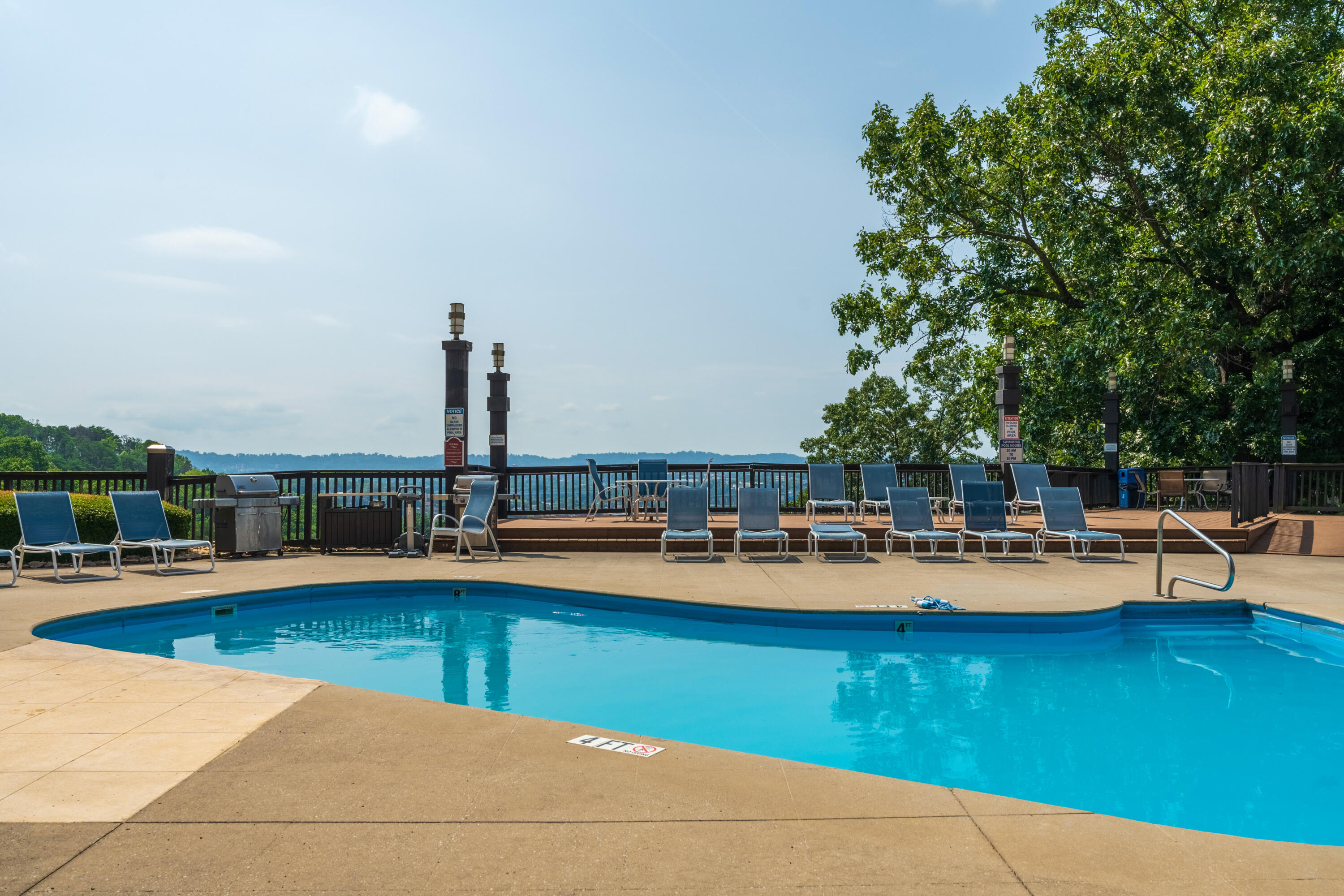 1131 Stringers Ridge Road, Unit 11E Chattanooga, TN 37405 - Photo 36 of 38 22 - 1131 Stringers Ridge Road Unit 9J -