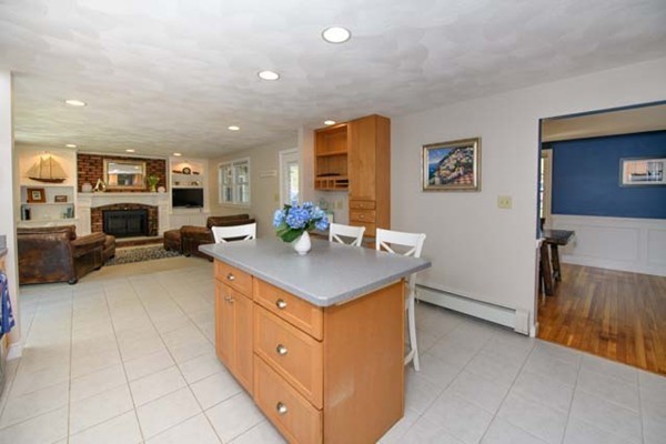 46 Juniper Road Andover, MA 01810 - Photo 14 of 29 Gallery Image 14