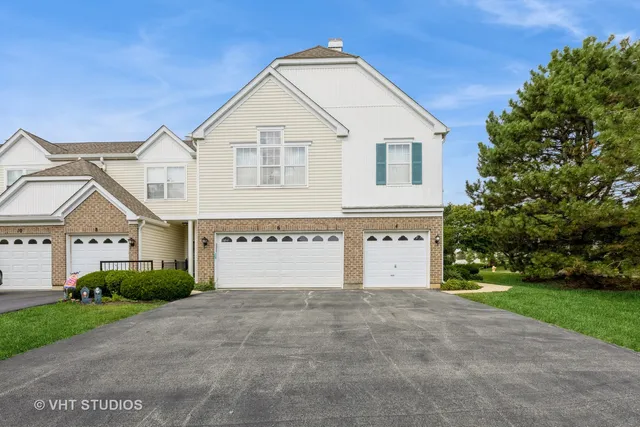 $282,500 | 4 Arboretum Drive, Lombard, IL 60148