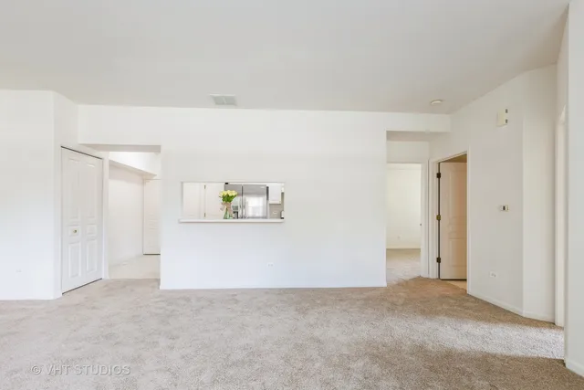 $282,500 | 4 Arboretum Drive, Lombard, IL 60148