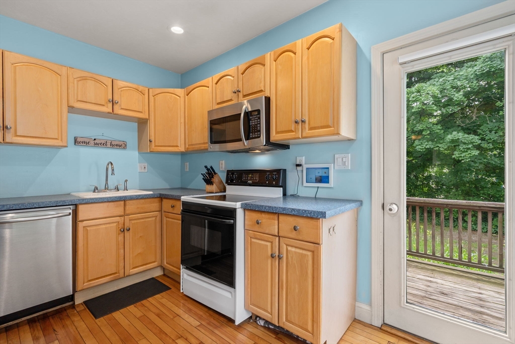 64 Parker Road Lancaster, MA 01523 - Photo 12 of 28