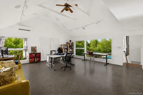 $5,695,000 | 160 Sound Drive, Greenport, NY 11944