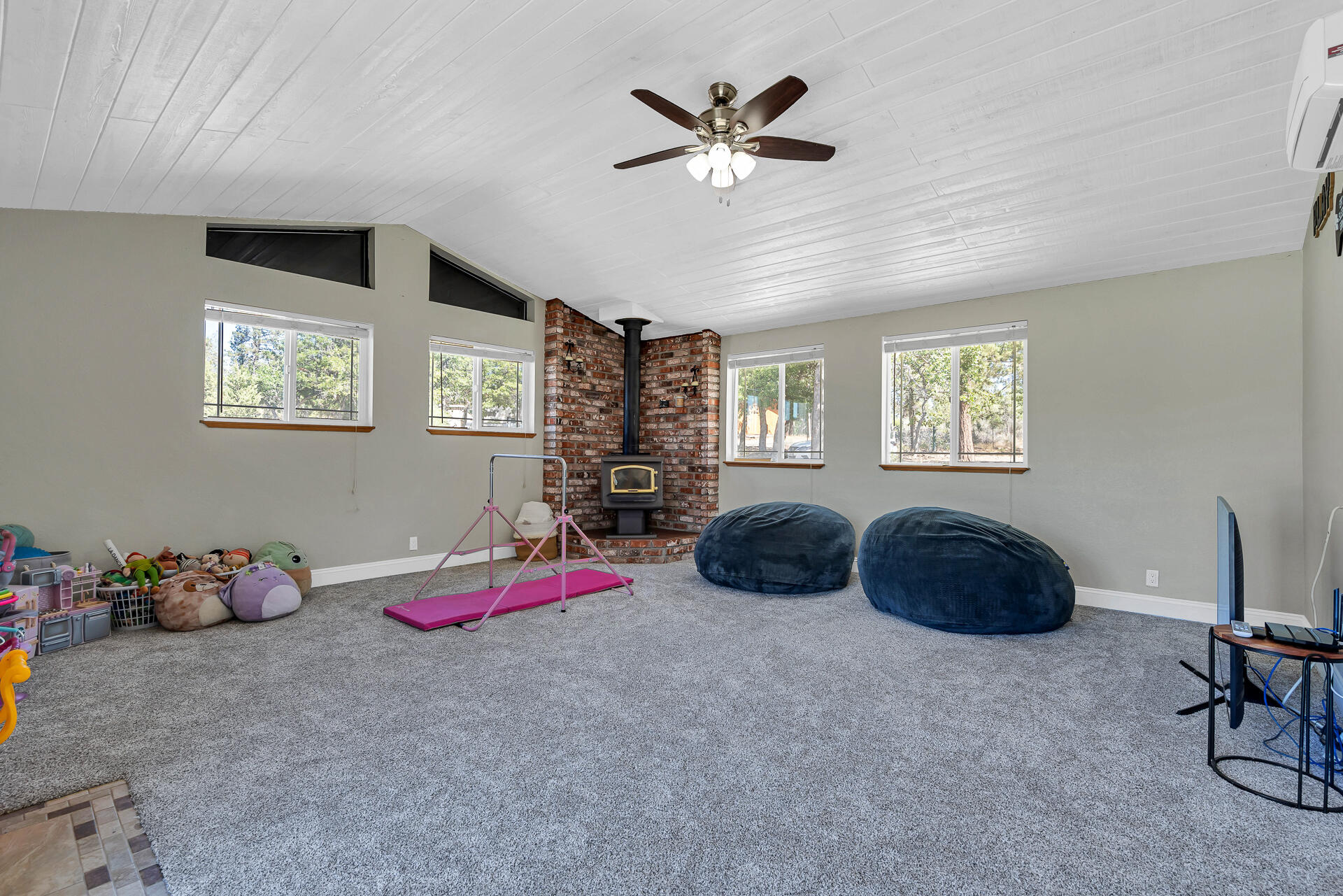 23570 Cassel Fall River Road Fall River Mills, CA 96028 - Photo 26 of 73 23570CasselFallRiverRoad-57