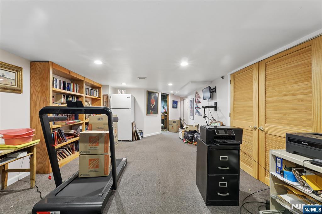 936 Red Road Teaneck, NJ 07666 - Photo 22 of 38
