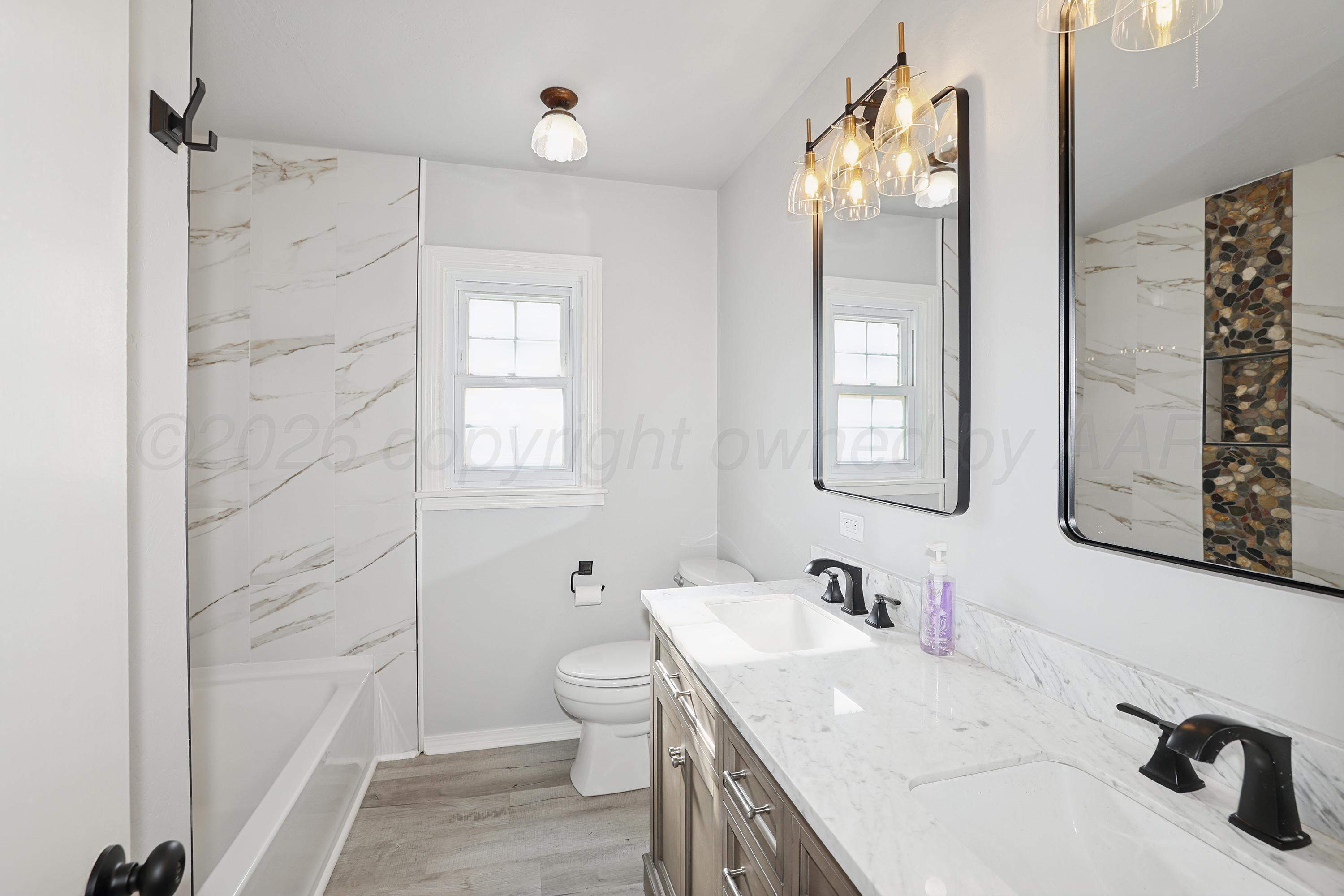 1602 Tularosa Street Amarillo, TX 79102 - Photo 23 of 33 23-Bathroom