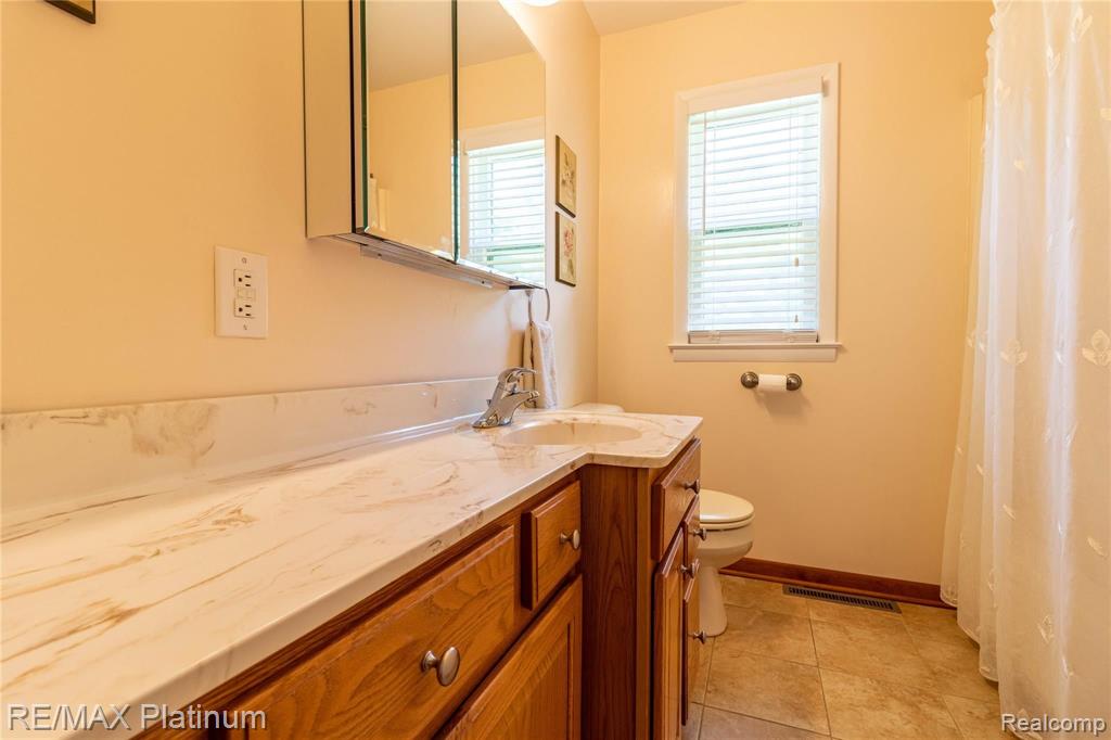 42081 Willis Road Belleville, MI 48111 - Photo 16 of 30