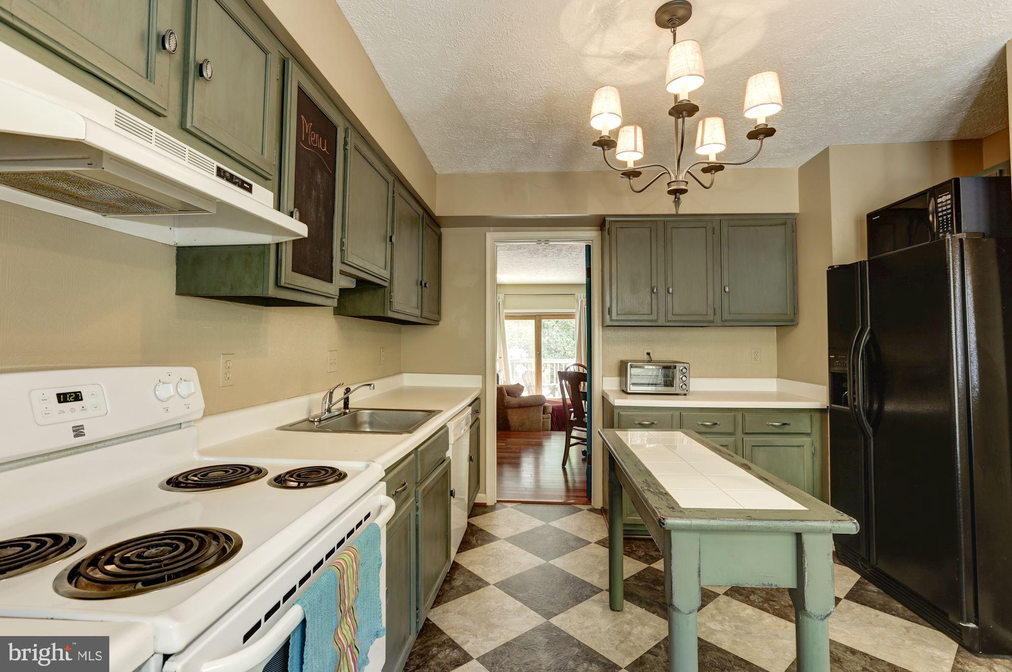 7365 Stream Way Springfield, VA 22152 - Photo 16 of 42 Gallery Image 16