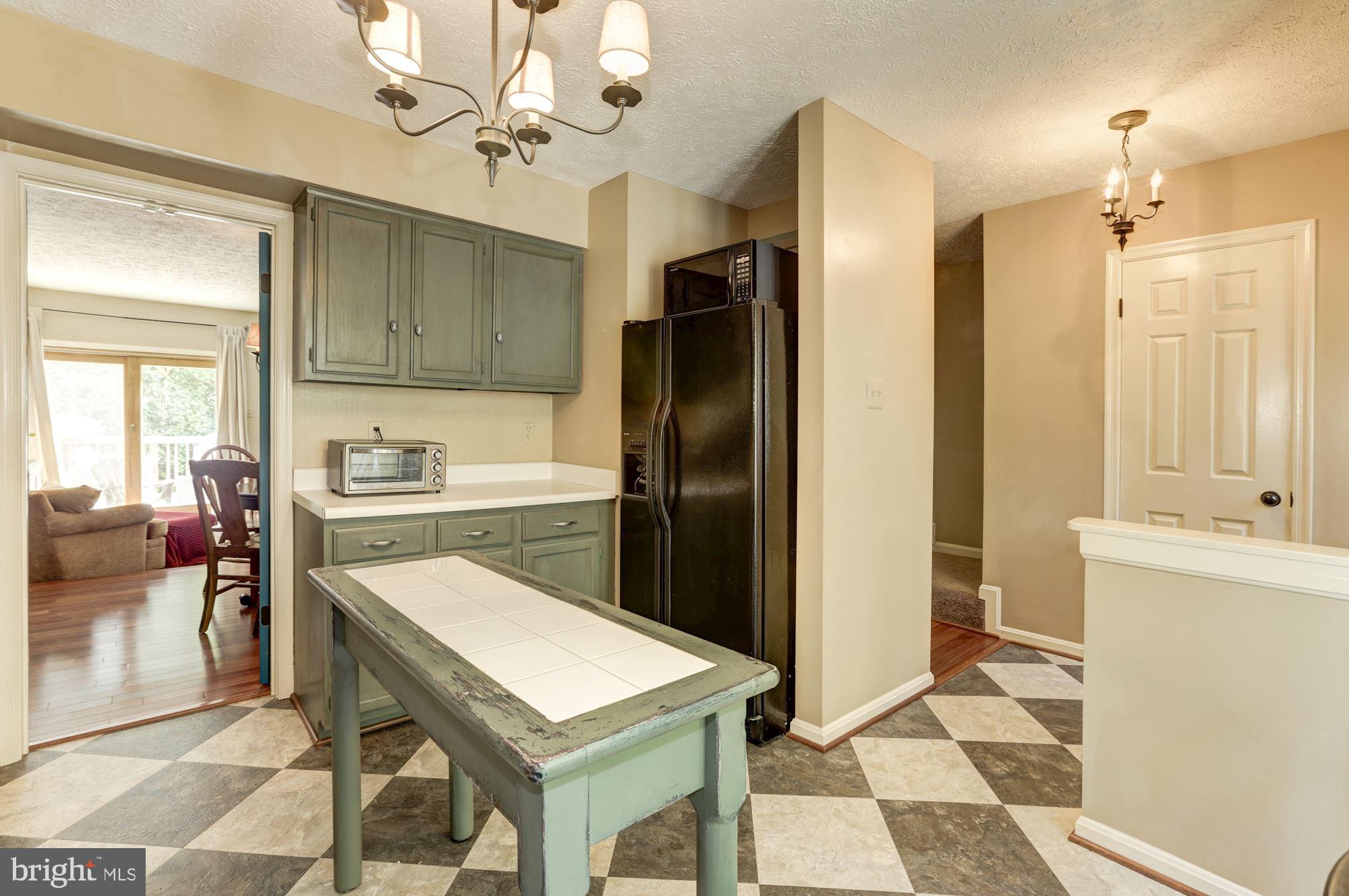 7365 Stream Way Springfield, VA 22152 - Photo 17 of 42 This updated refrigerator is so spacious