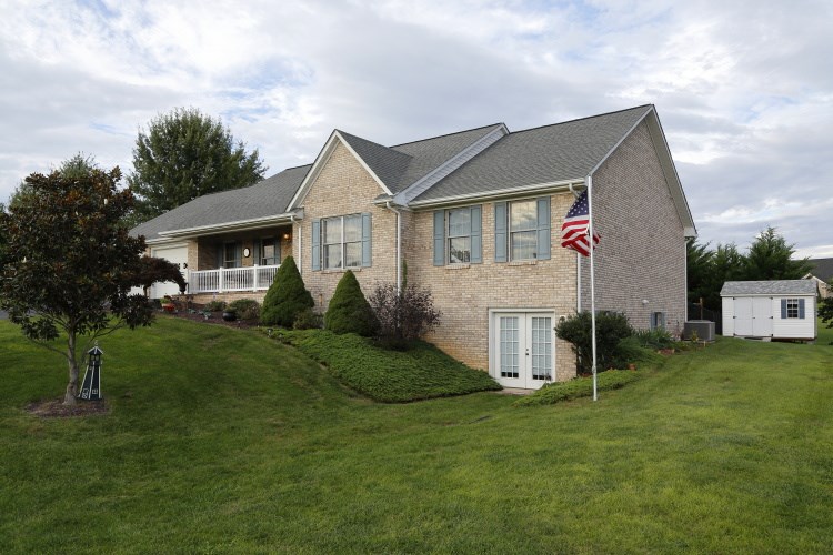 118 Gloucester Road Stuarts Draft, VA 24477 - Photo 2 of 46 Gallery Image 2