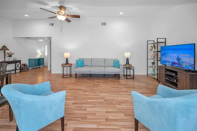 $375,000 | 2017 Santiago Way South, Clearwater, FL 33763