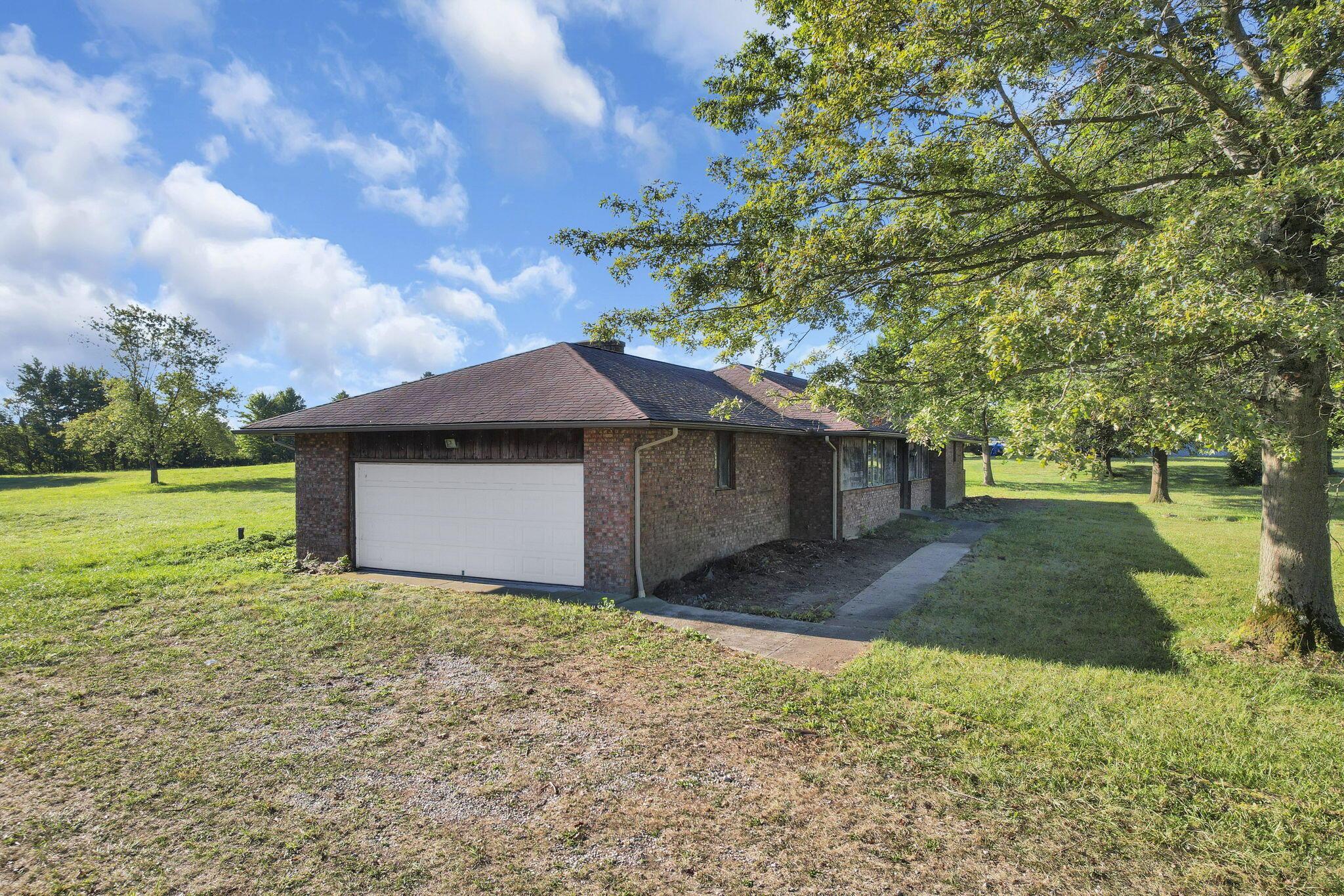 2017 Hazelton-Etna Road Southwest Alexandria, OH 43001 - Photo 4 of 39 .
