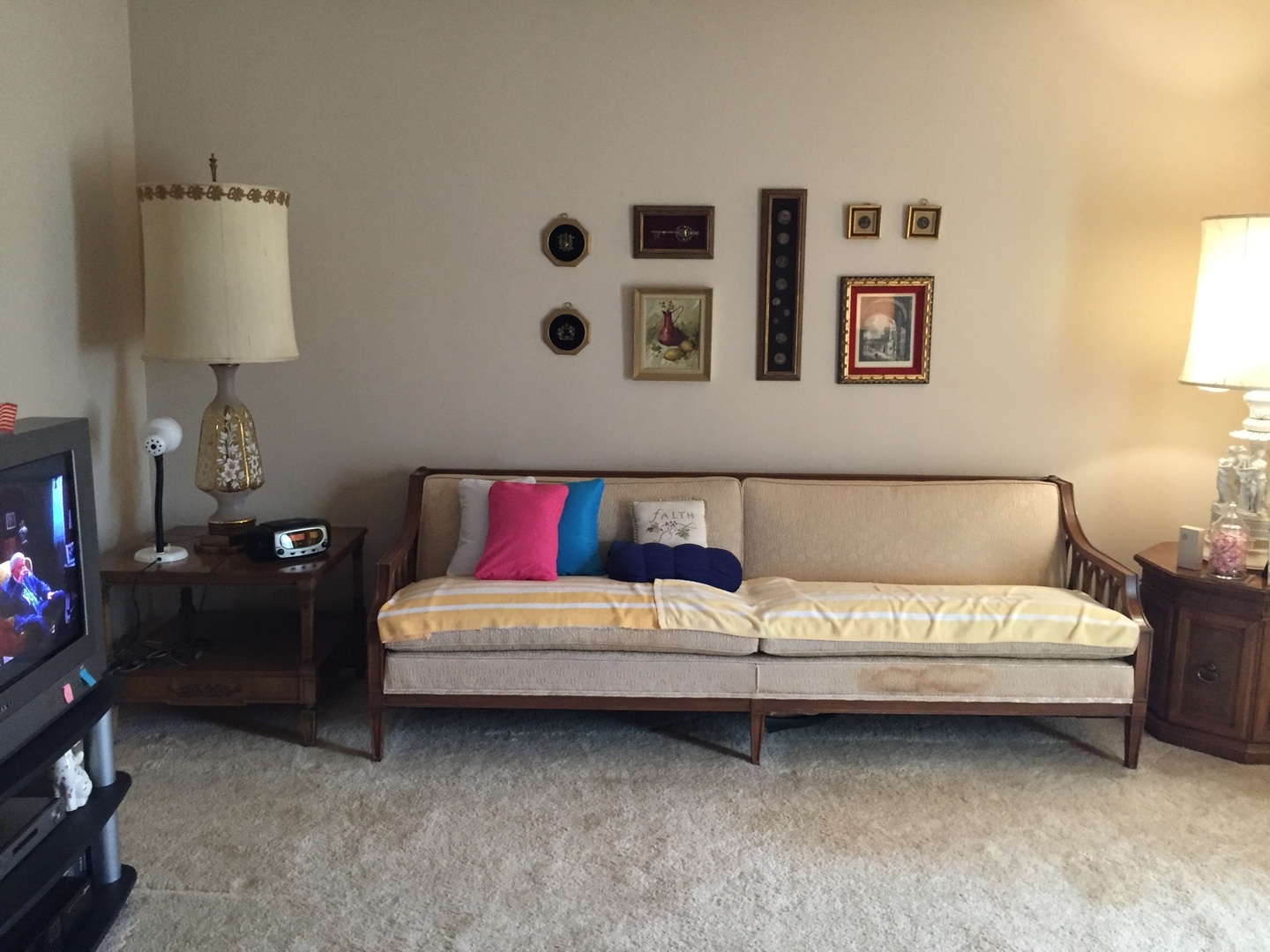 4500 Plainfield Avenue Norridge, IL 60706 - Photo 9 of 29 a living room with furniture and a lamp