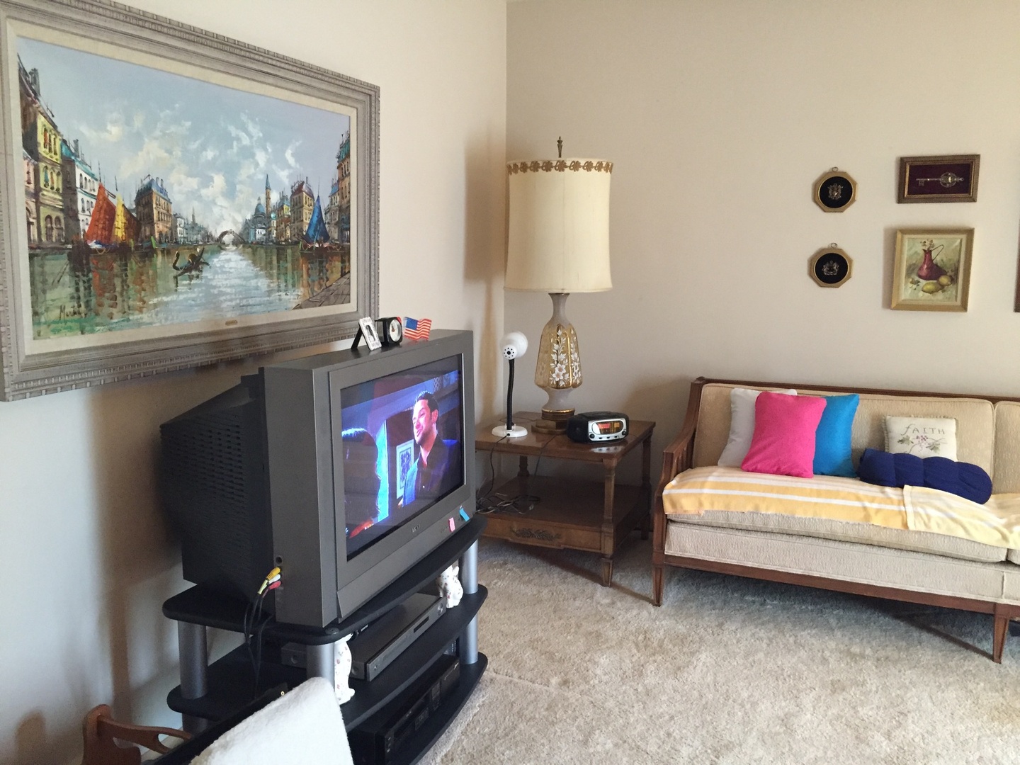 4500 Plainfield Avenue Norridge, IL 60706 - Photo 10 of 29 a living room with furniture and a painting on the wall