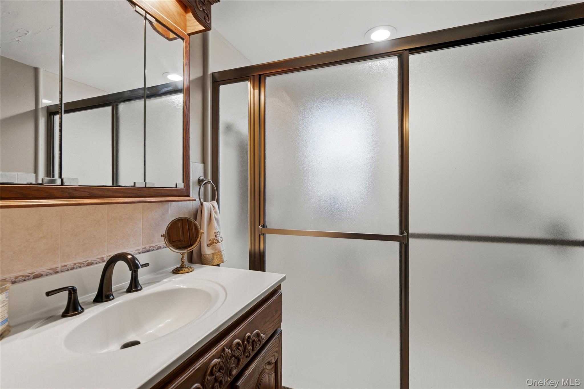 1865 Dover Road Wantagh, NY 11793 - Photo 20 of 28