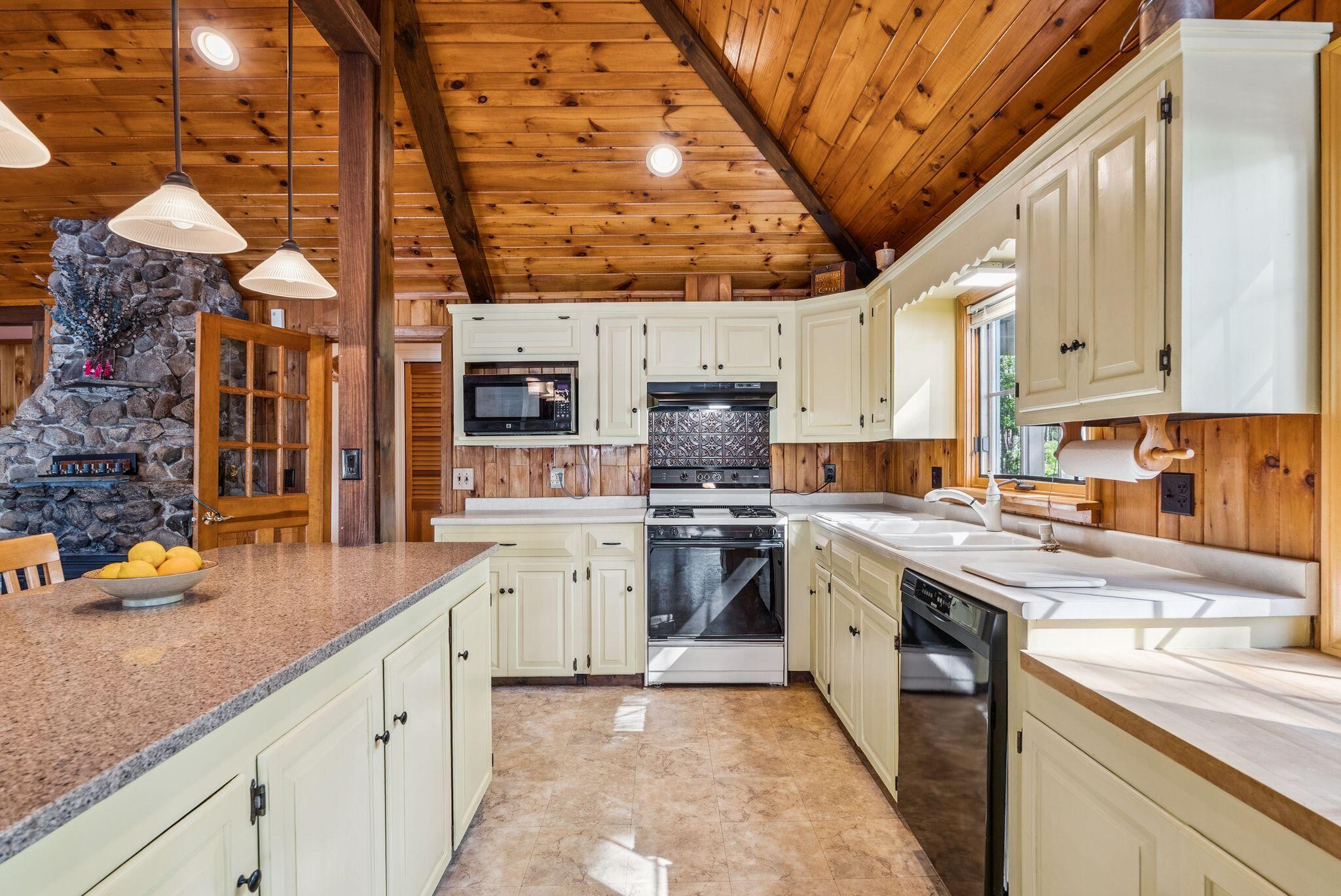 28 Deer Acres Road Raymond, ME 04071 - Photo 21 of 56 40_DSC01713