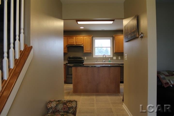 3154 Cobblestone Ridge Tecumseh, MI 49286 - Photo 3 of 30 50010361-2.JPG
