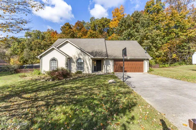 $399,999 | 5301 Amherst Woods Lane, Knoxville, TN 37921