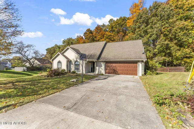 $399,999 | 5301 Amherst Woods Lane, Knoxville, TN 37921