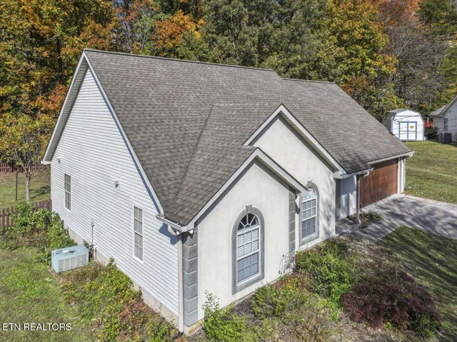 $399,999 | 5301 Amherst Woods Lane, Knoxville, TN 37921