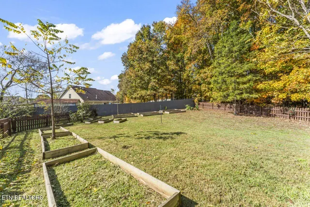 $399,999 | 5301 Amherst Woods Lane, Knoxville, TN 37921