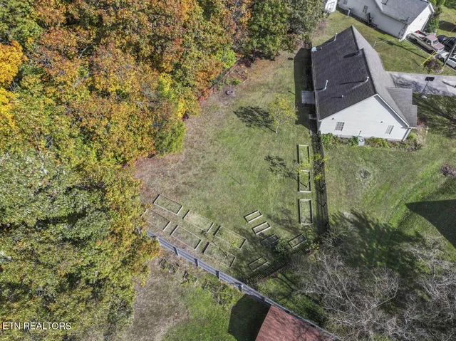 $399,999 | 5301 Amherst Woods Lane, Knoxville, TN 37921