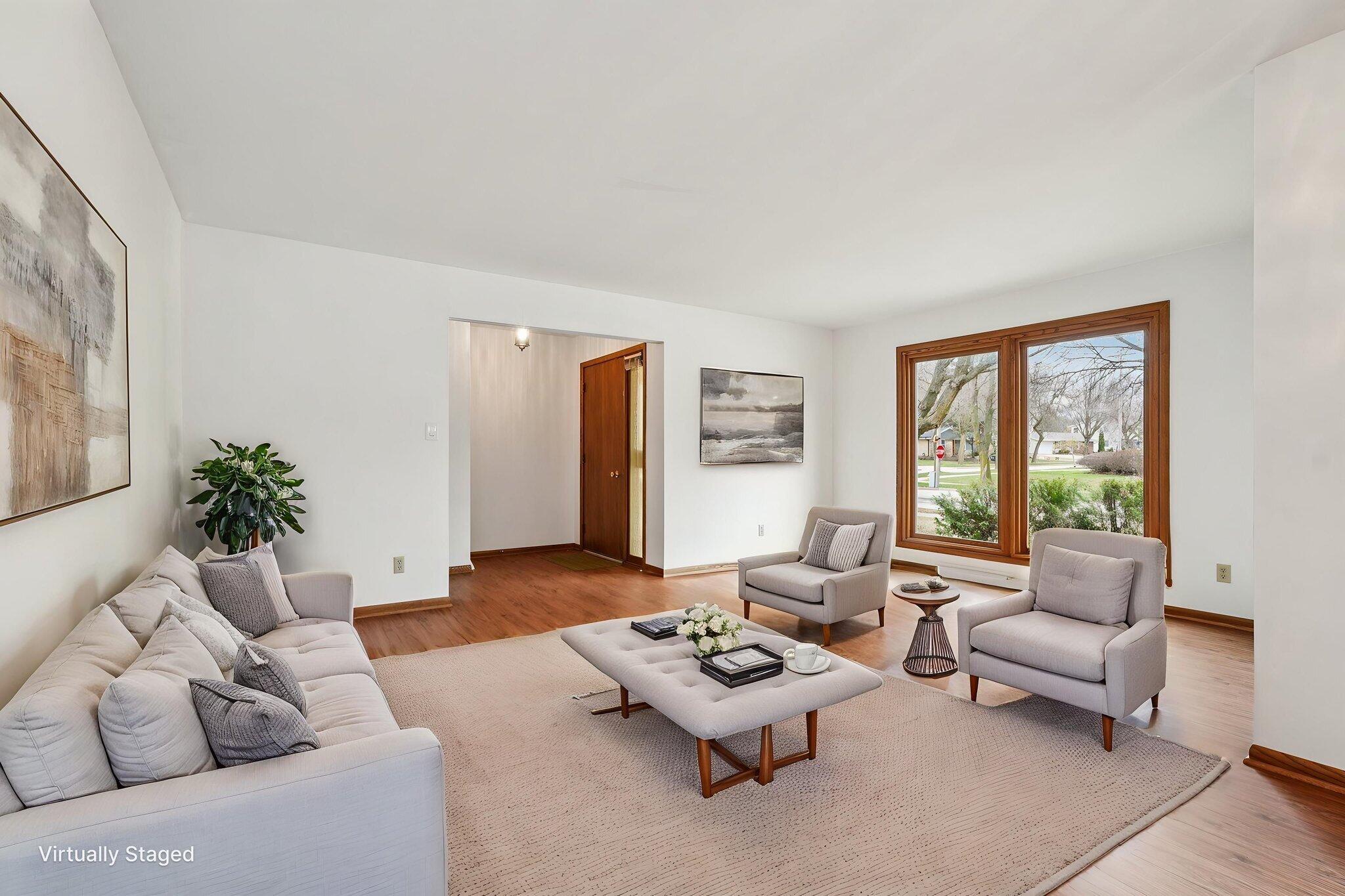 N69W7173 Bridge Road Cedarburg, WI 53012 - Photo 3 of 14 Living Room