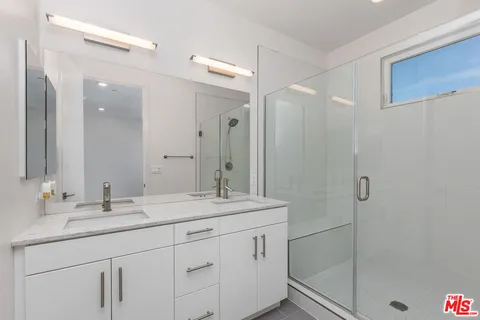 $4,500 | 2700 East Chaucer Street, Unit 34, Los Angeles, CA 90065