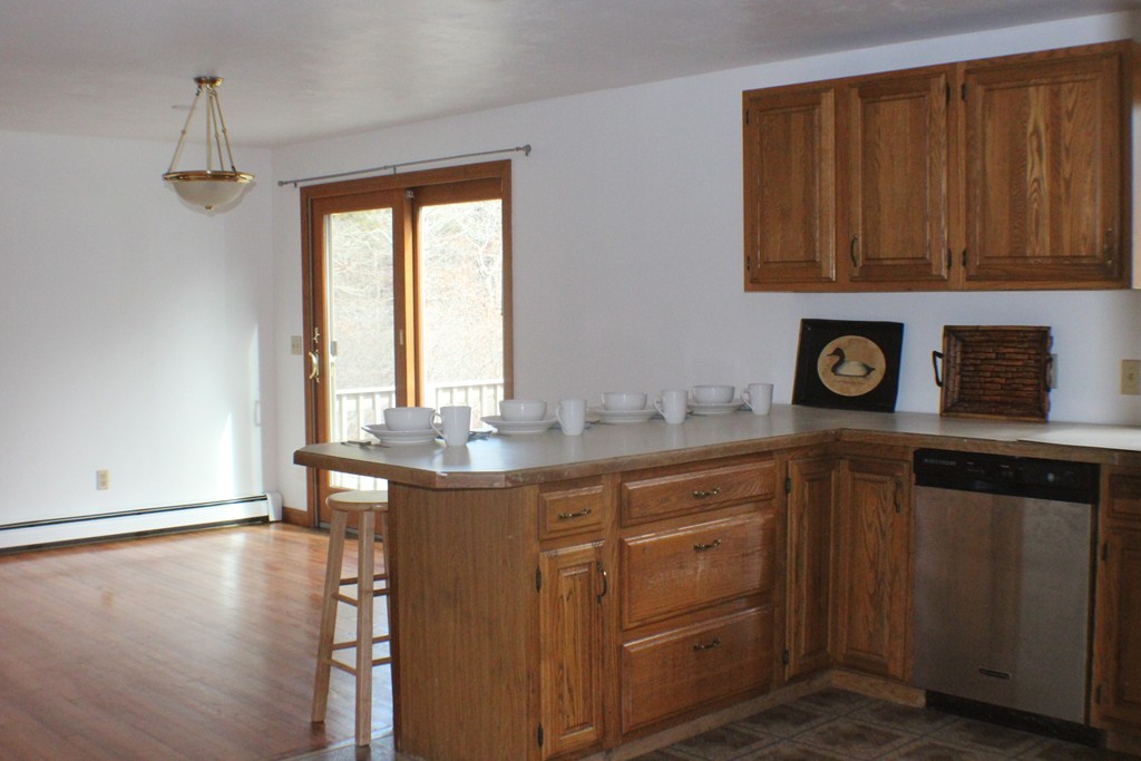 104 Quaker Meeting House Road Sandwich, MA 02537 - Photo 5 of 25 Gallery Image 5